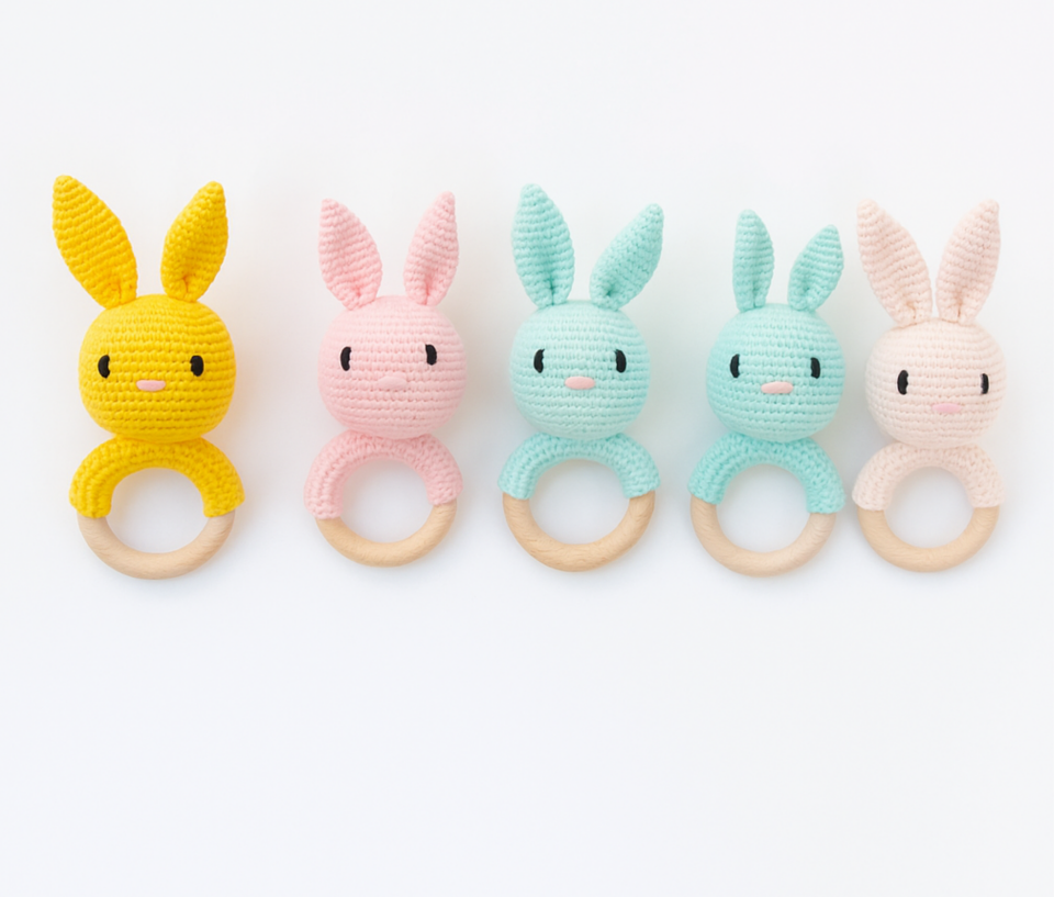 %100 El Yapımı Amigurumi Tavşan Çıngırak – Organik Diş Kaşıyıcı ve Bebek Oyuncağı
