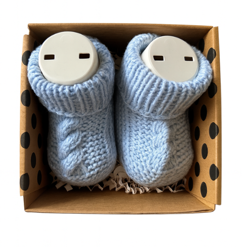 El Örgüsü Pamuklu Bebek Patik Seti – Hediye Kutusunda