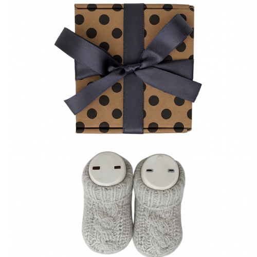 El Örgüsü Pamuklu Bebek Patik Seti – Hediye Kutusunda